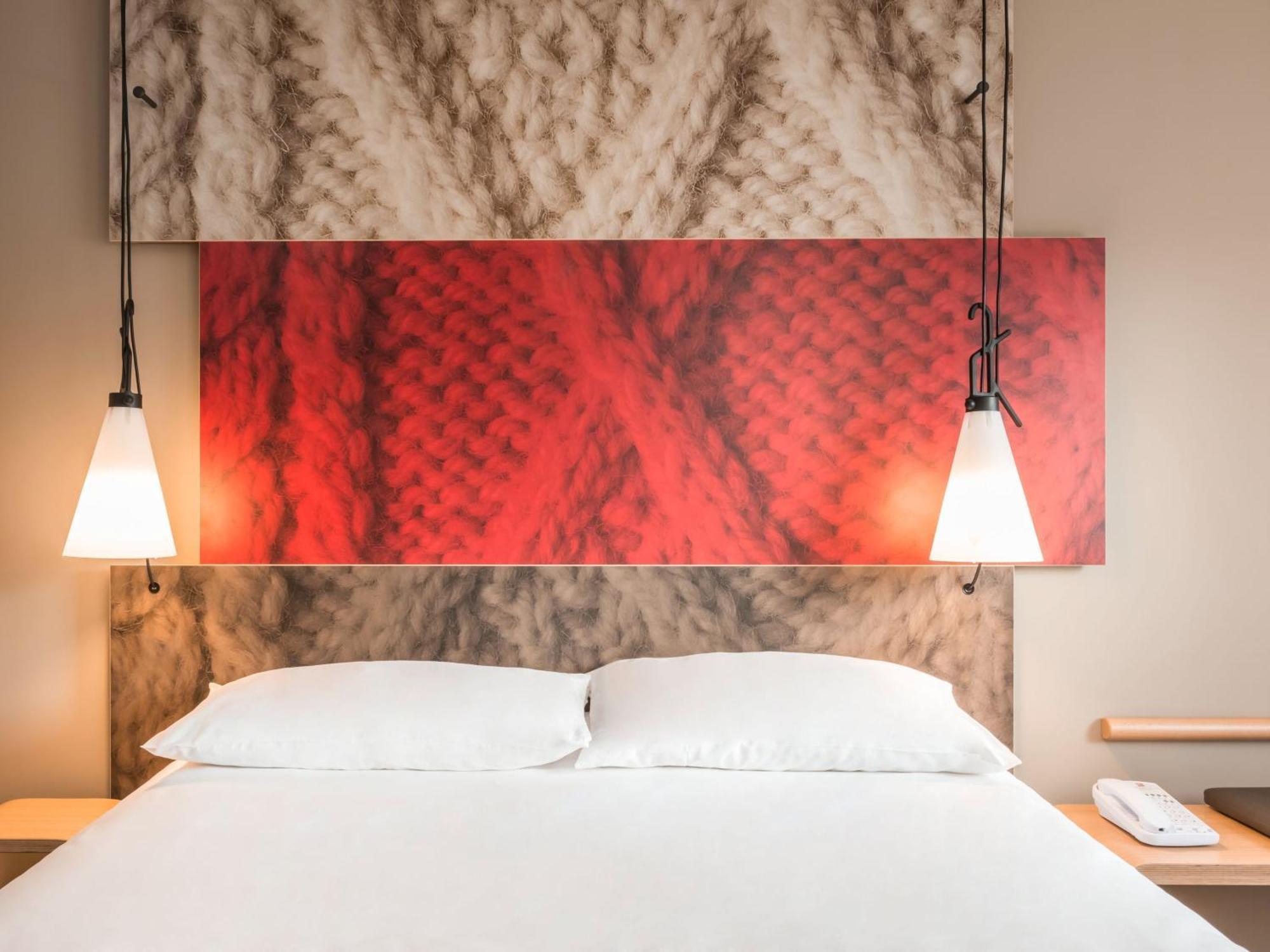 Hotel Ibis Cognac Centre Екстериор снимка