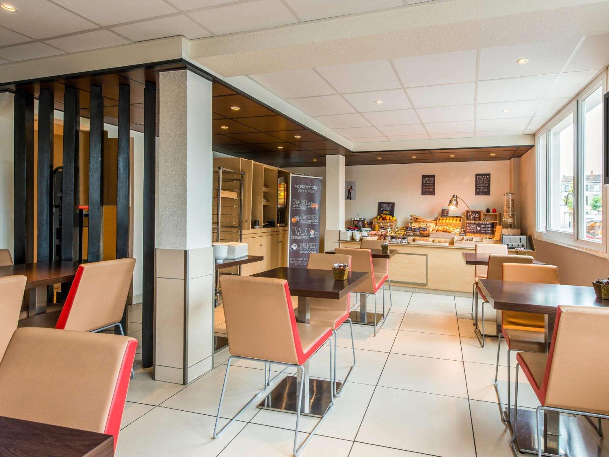 Hotel Ibis Cognac Centre Екстериор снимка