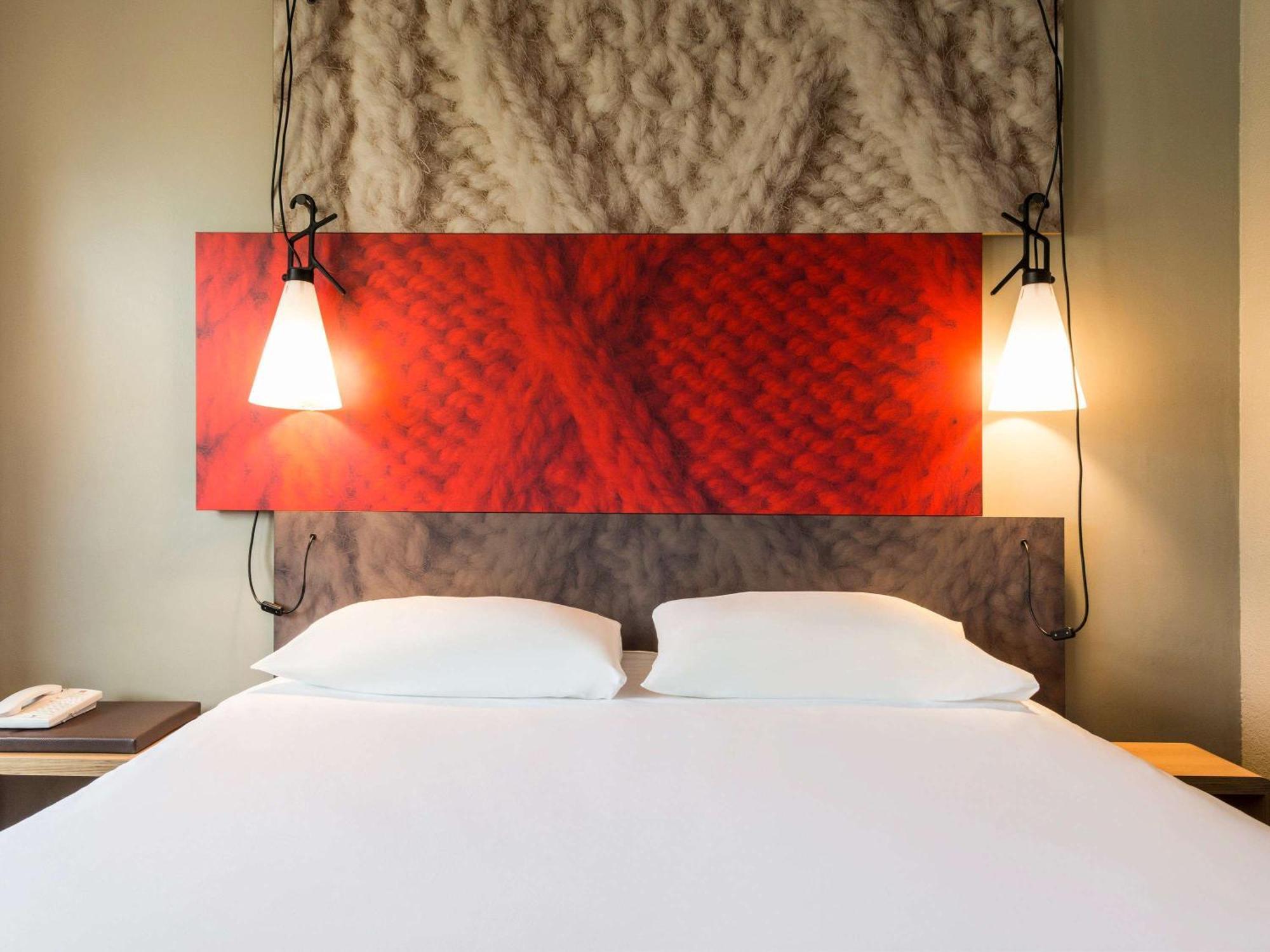 Hotel Ibis Cognac Centre Екстериор снимка