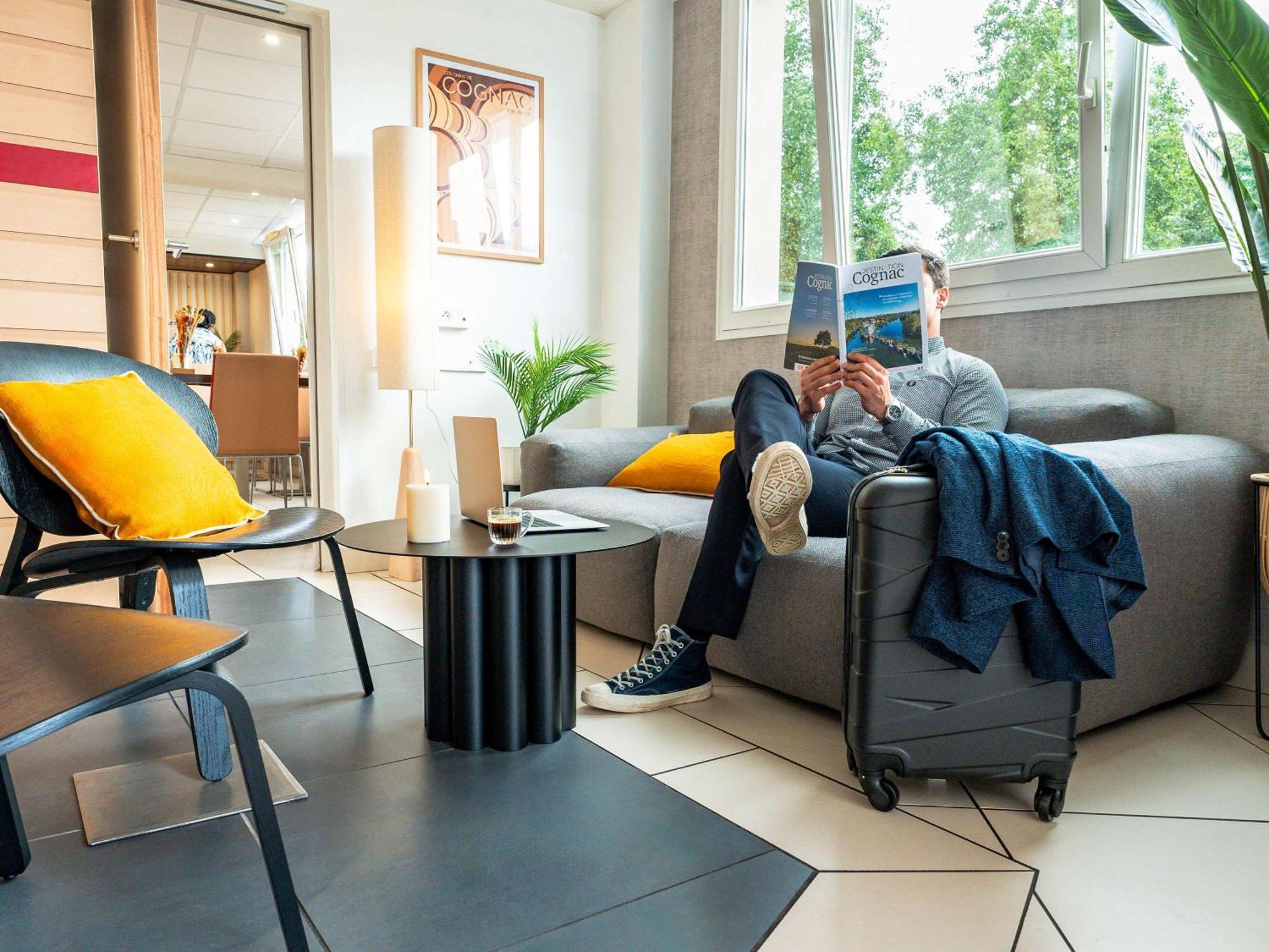 Hotel Ibis Cognac Centre Екстериор снимка
