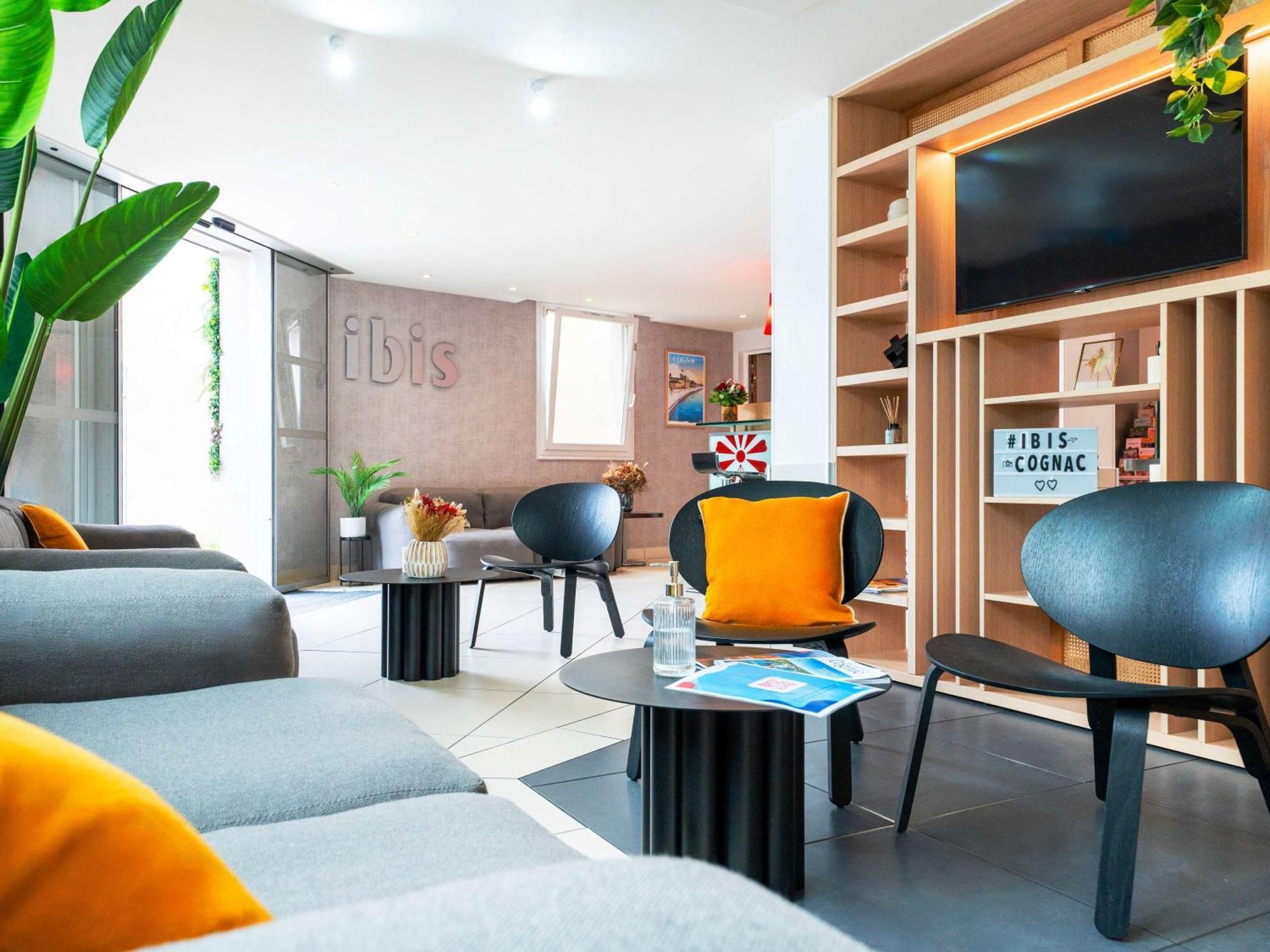 Hotel Ibis Cognac Centre Екстериор снимка