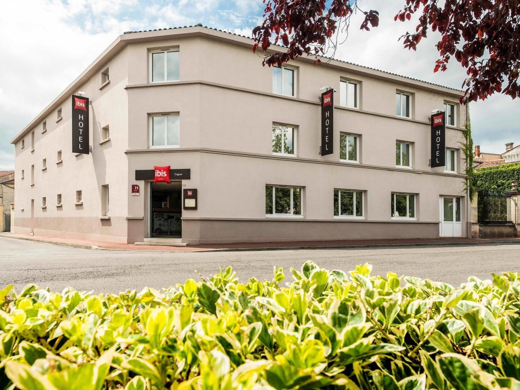 Hotel Ibis Cognac Centre Екстериор снимка