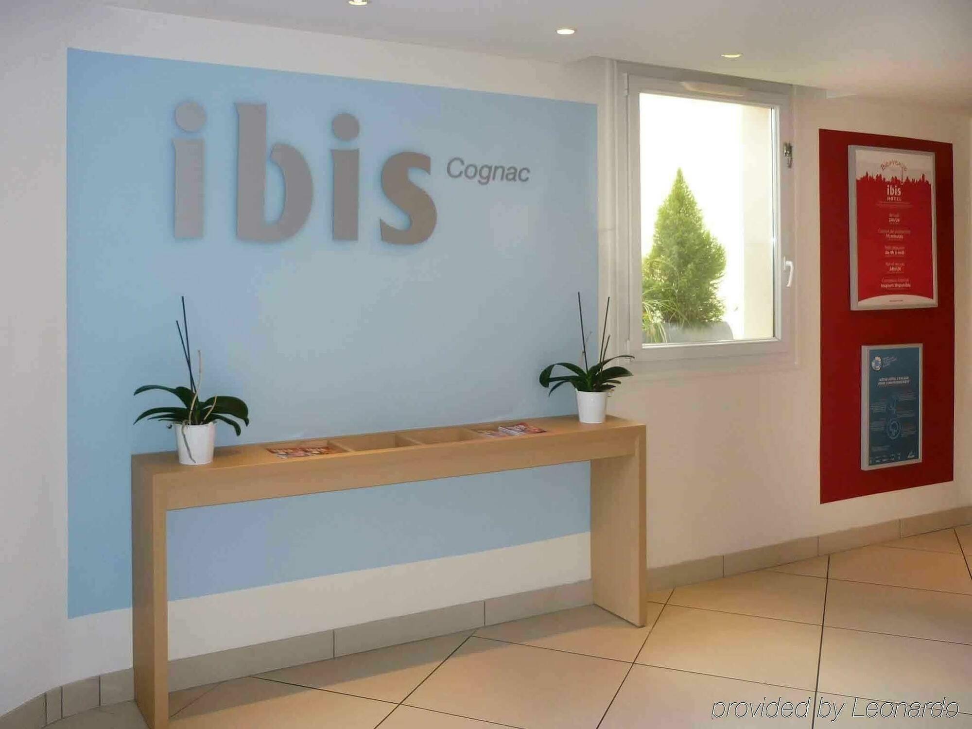 Hotel Ibis Cognac Centre Екстериор снимка